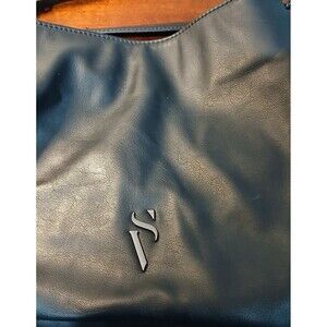 Simply Vera. Vera Wang Crossbody Handbag. Black. Lightweight.